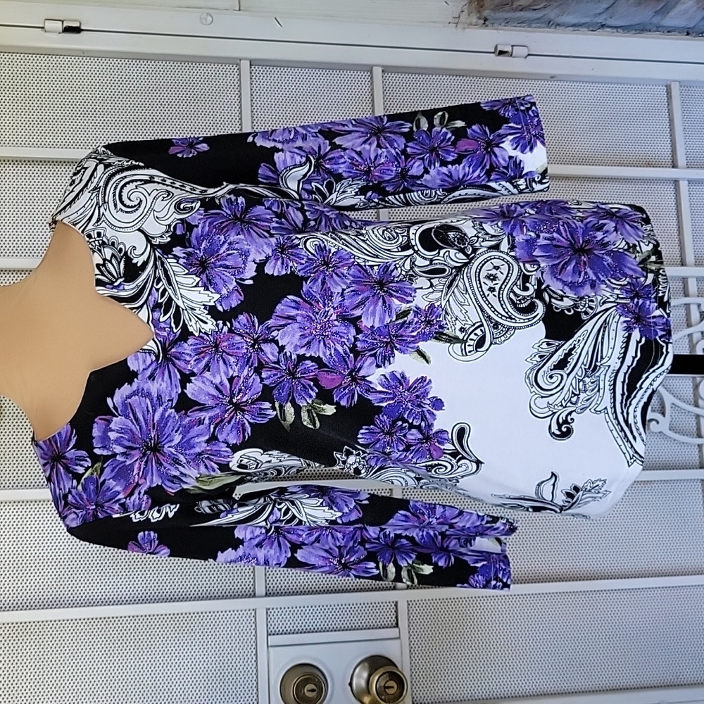 KAREN SCOTT  Beautiful floral pattern. Size S. L0NWOT
